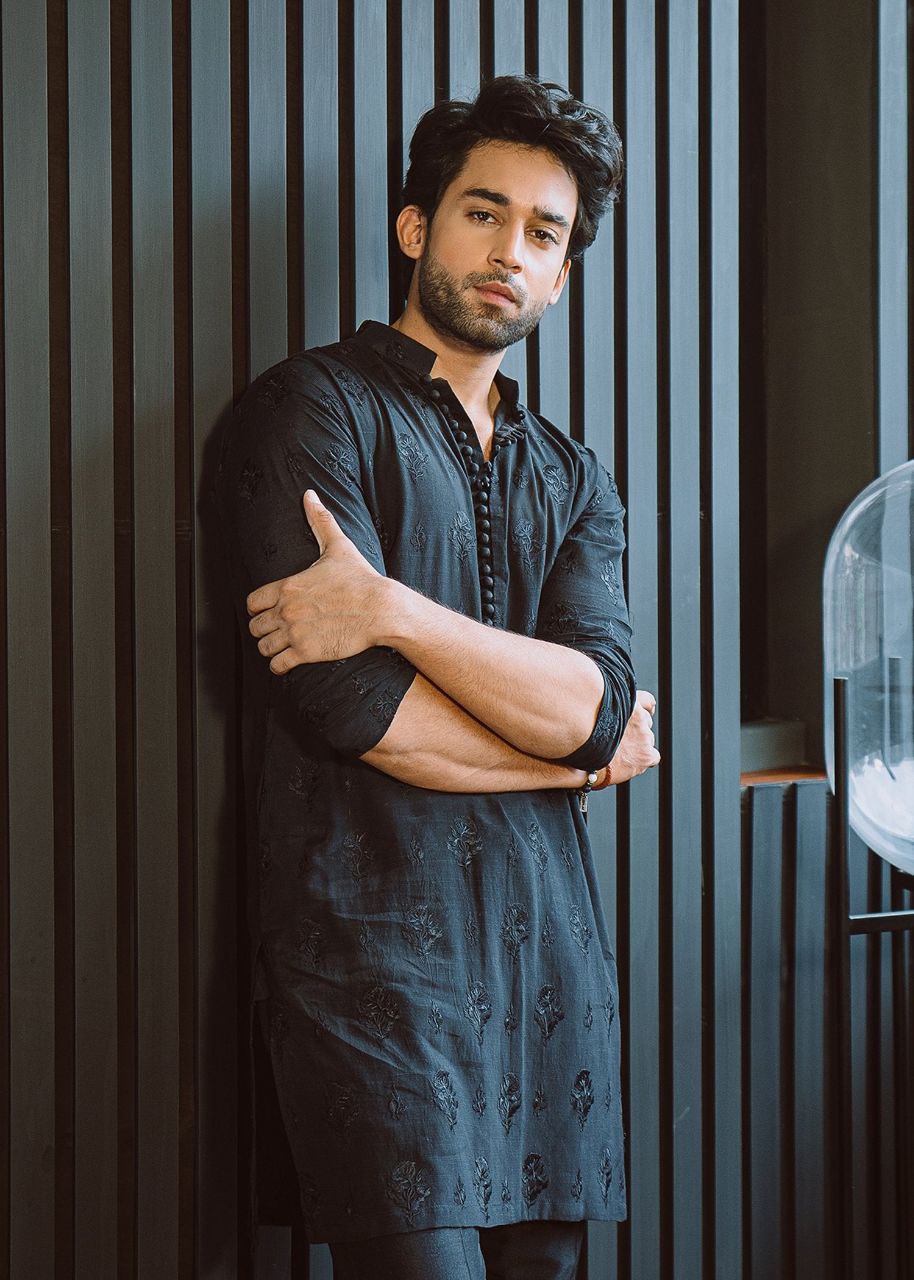 CELEBRITY MEN'S DESIGNER EMBRODRY BLACK KURTA ONLY